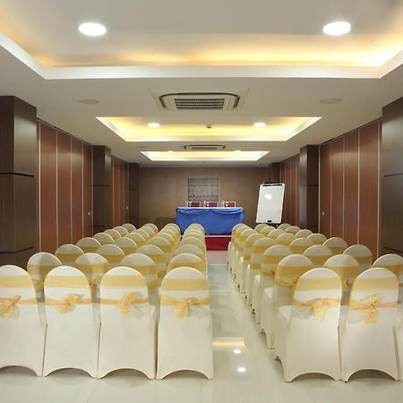 Horison Express Sentani Otel Jayapura Dış mekan fotoğraf