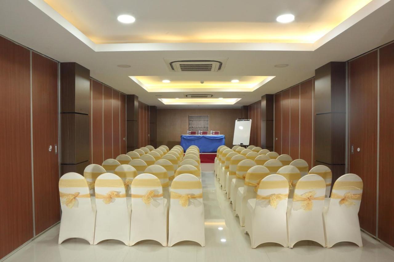 Horison Express Sentani Otel Jayapura Dış mekan fotoğraf