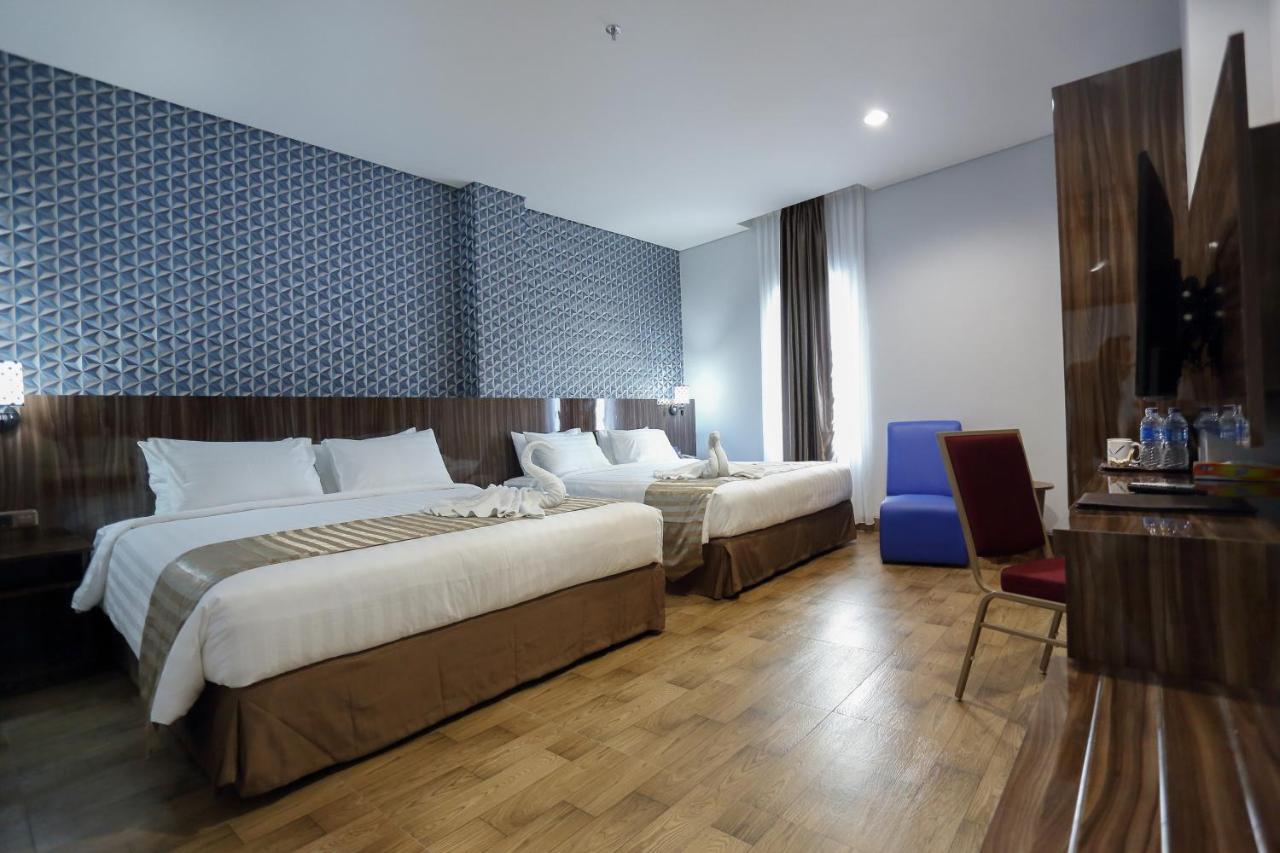Horison Express Sentani Otel Jayapura Dış mekan fotoğraf